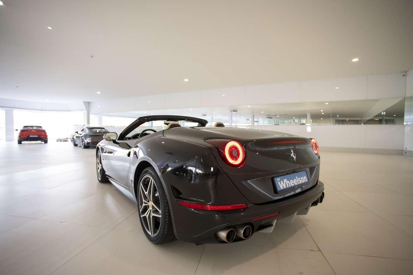 Ferrari importeren financial lease MrWheelson California zwart schuif achter