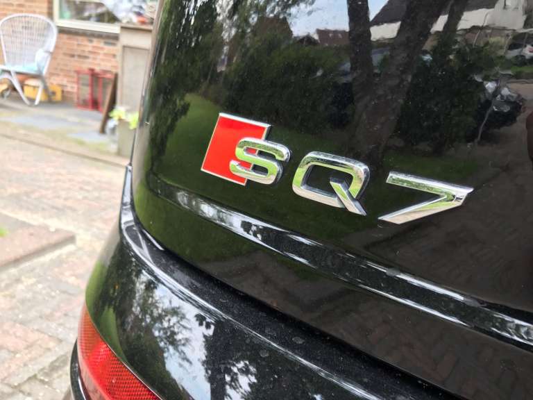 Audi Q7 grijs kenteken